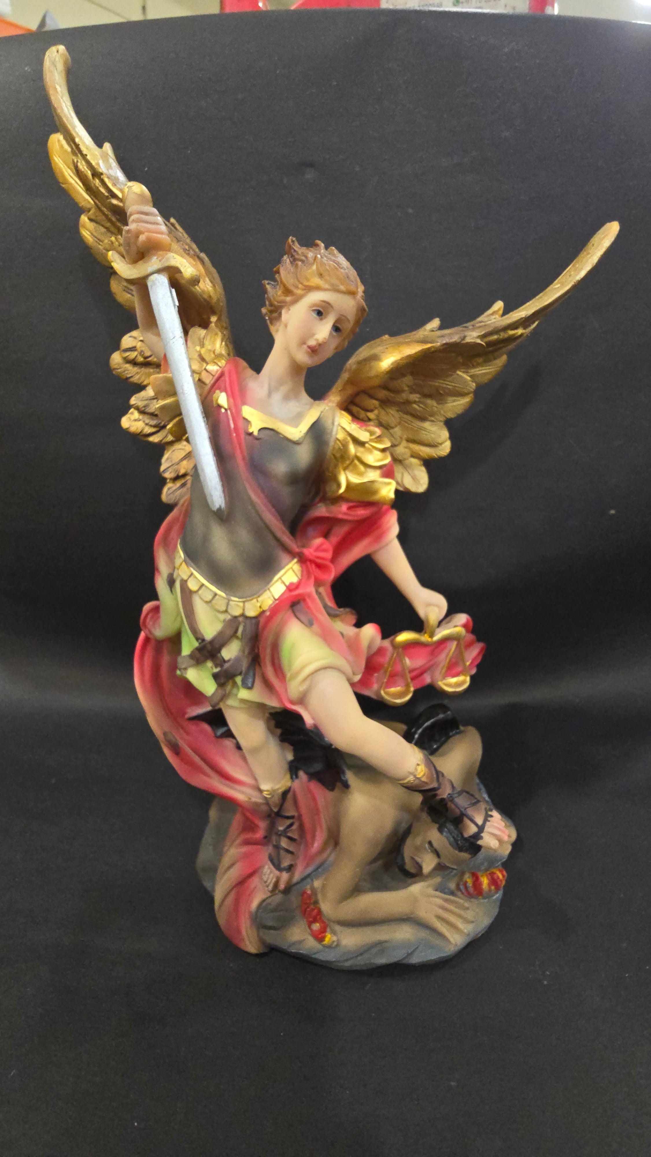 St Michael  9 inch Model No : 5050