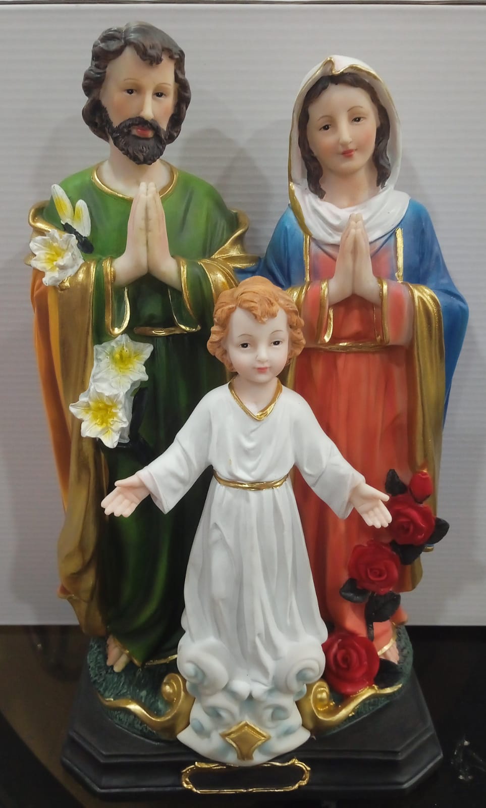 Holy Family Colour
Height :13.5 Inch