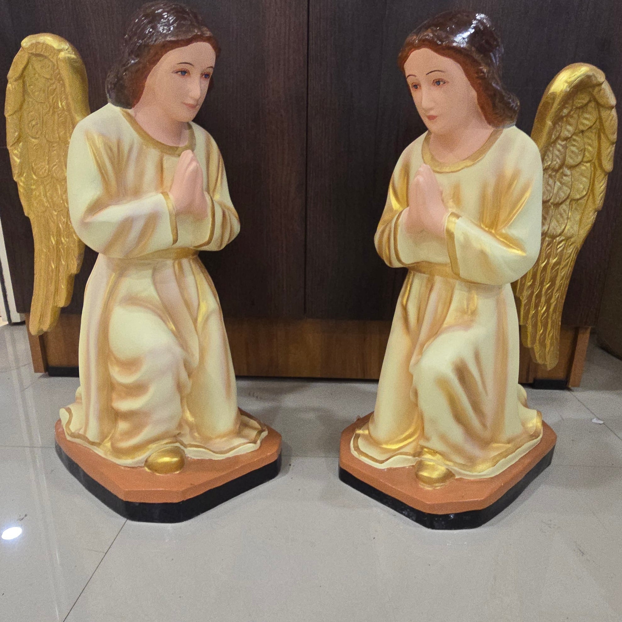 Kneeling&nbsp; Angel
Height : 24 inch/2 Feet