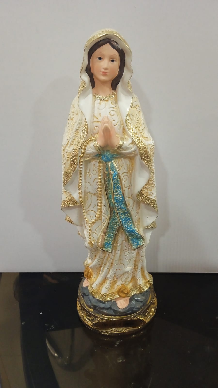 Lourde Gold Design
Height :12 Inch