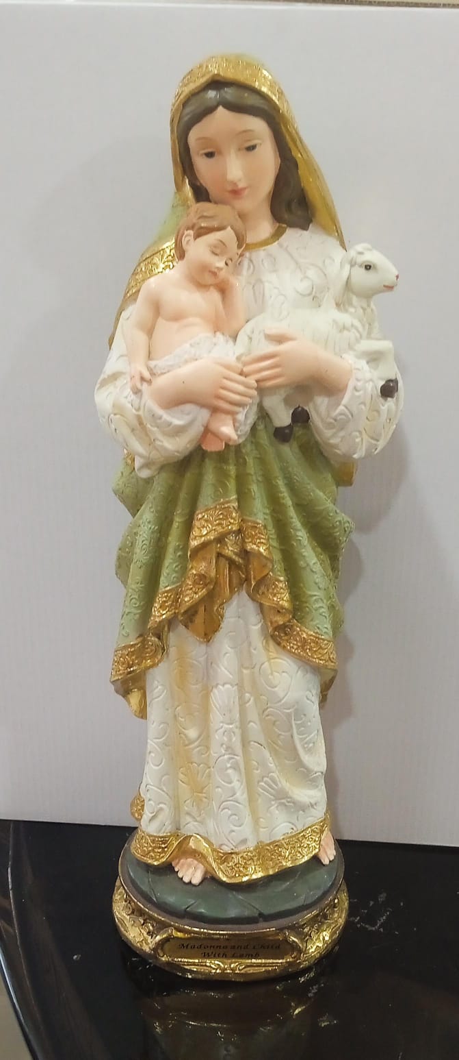 Madona with lamp
Height :16 Inch