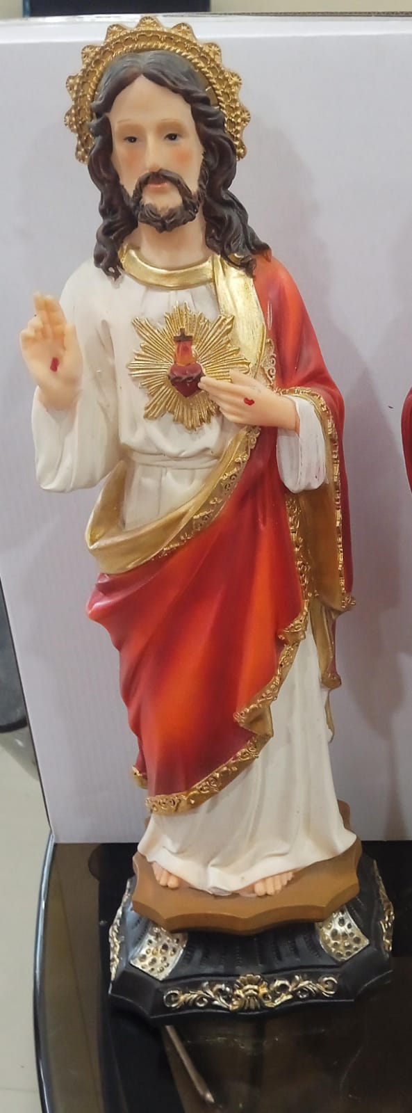 S H Jesus Crown
Height :16 Inch