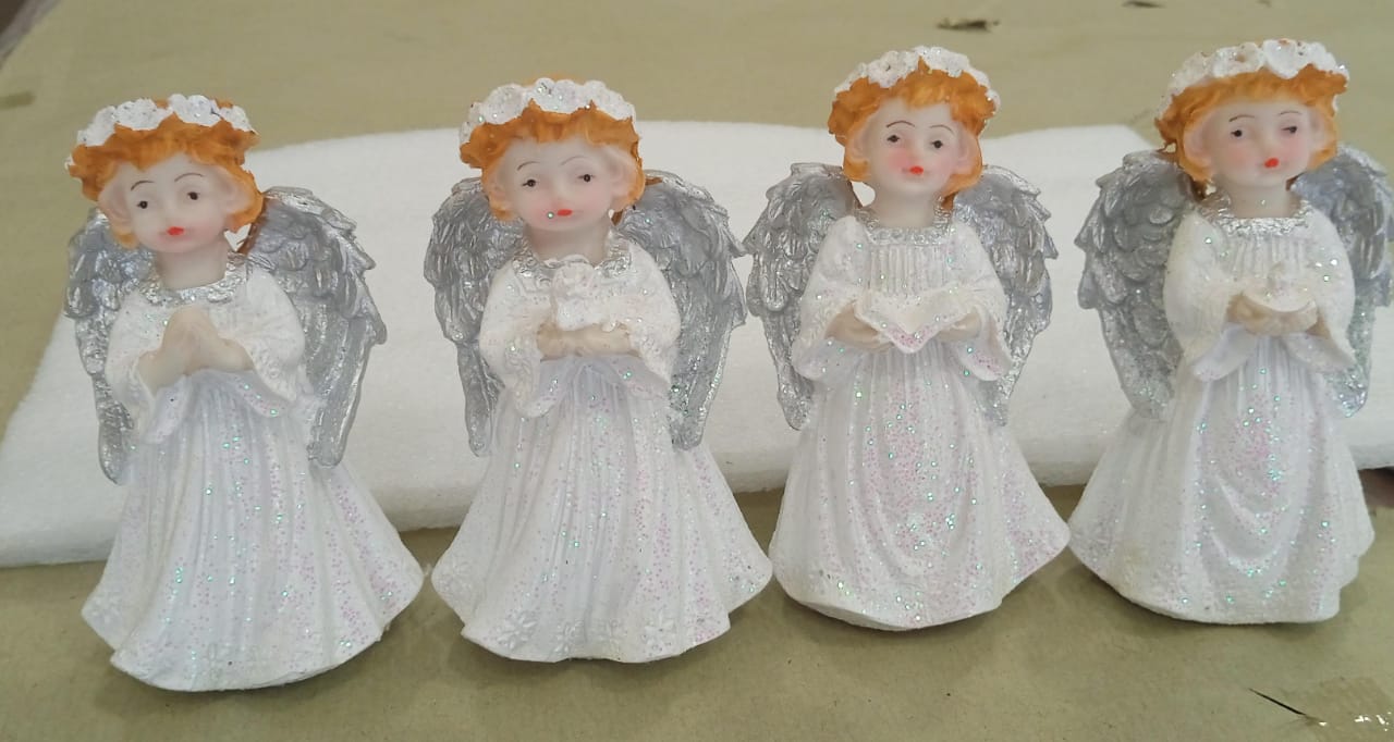 White Silky Angel

HEIGHT;- 4 Inch